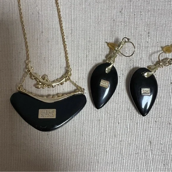 Alexis Bittar Crystal Lucite Necklace And Earrings Set